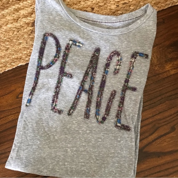 ✌️VINTAGE American Eagle PEACE Tee - Picture 1 of 6